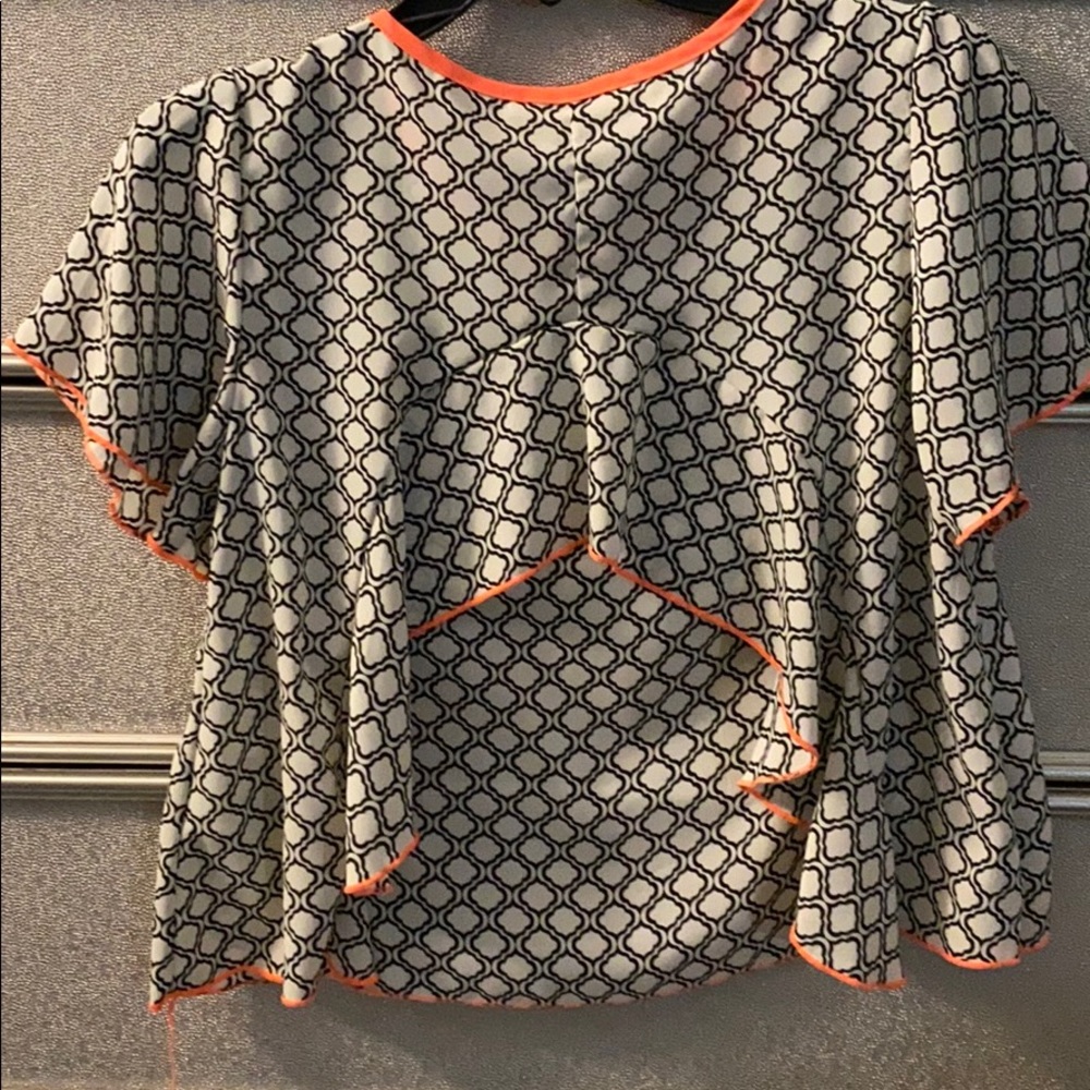 Super Cute shirt with back open